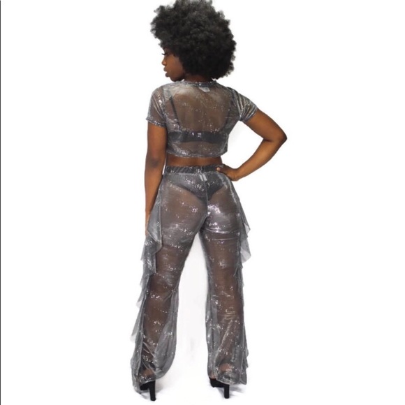 Women's 2-piece swimsuit cover up. - Picture 4 of 5